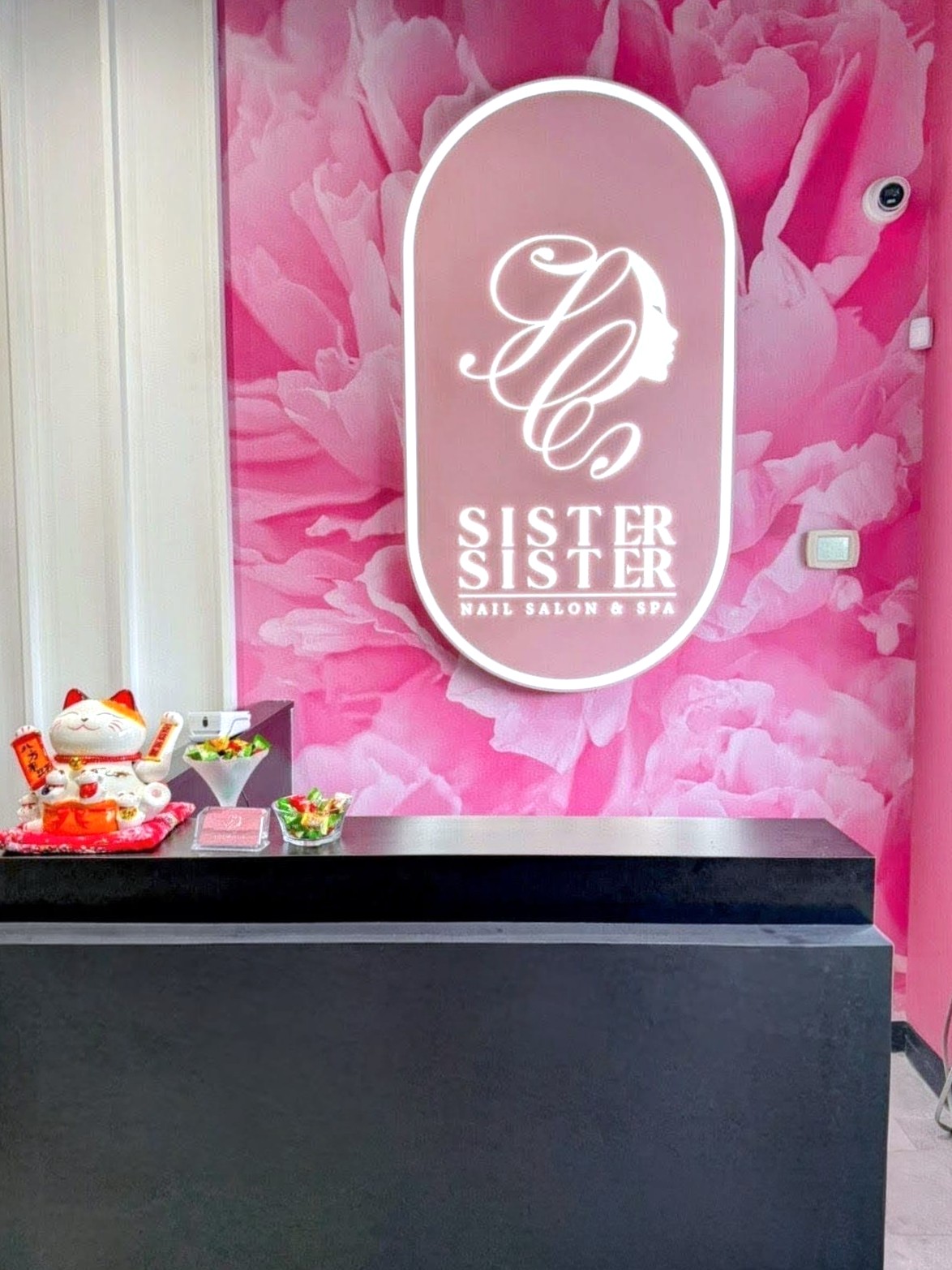 Sister Sister Nail Salon - Interior Space 4